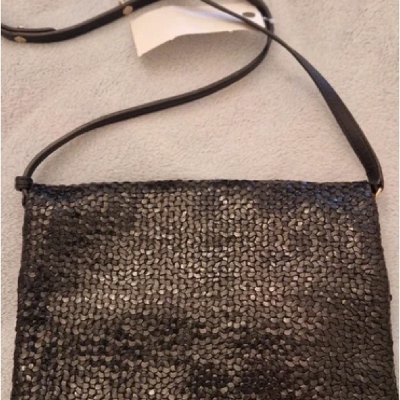 Elegant Black Woven Handbag - Picture 3 of 5